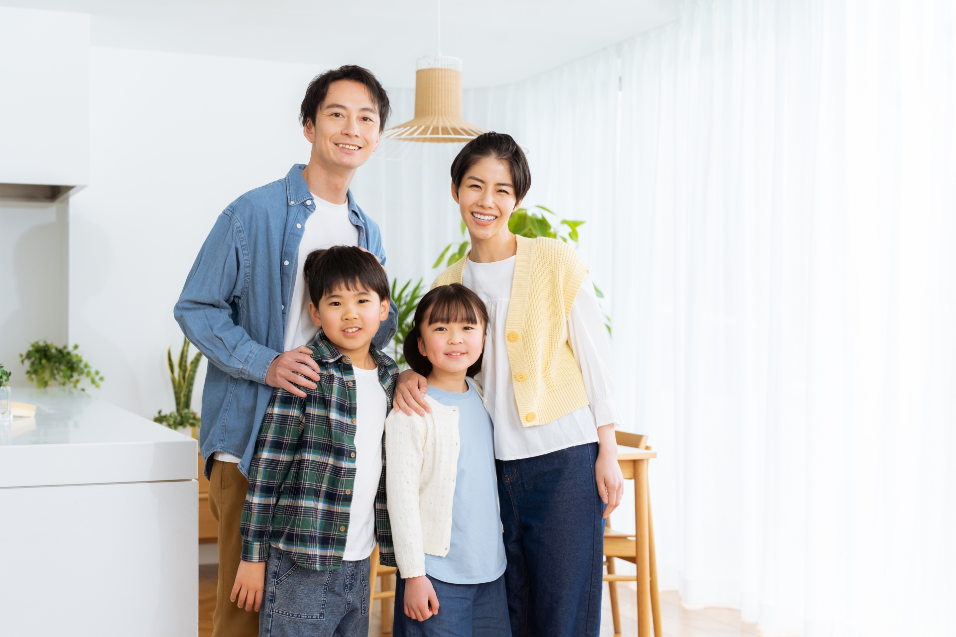 4人家族の電気代は平均いくら？電気代が高くなる原因や節約術とは？