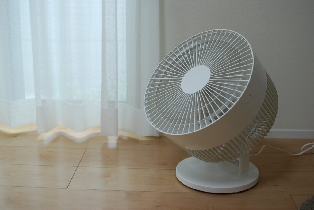 エアコンの電気代はいくら？冷房と暖房の比較やつけっぱなしの電気代、節約術などを徹底解説！