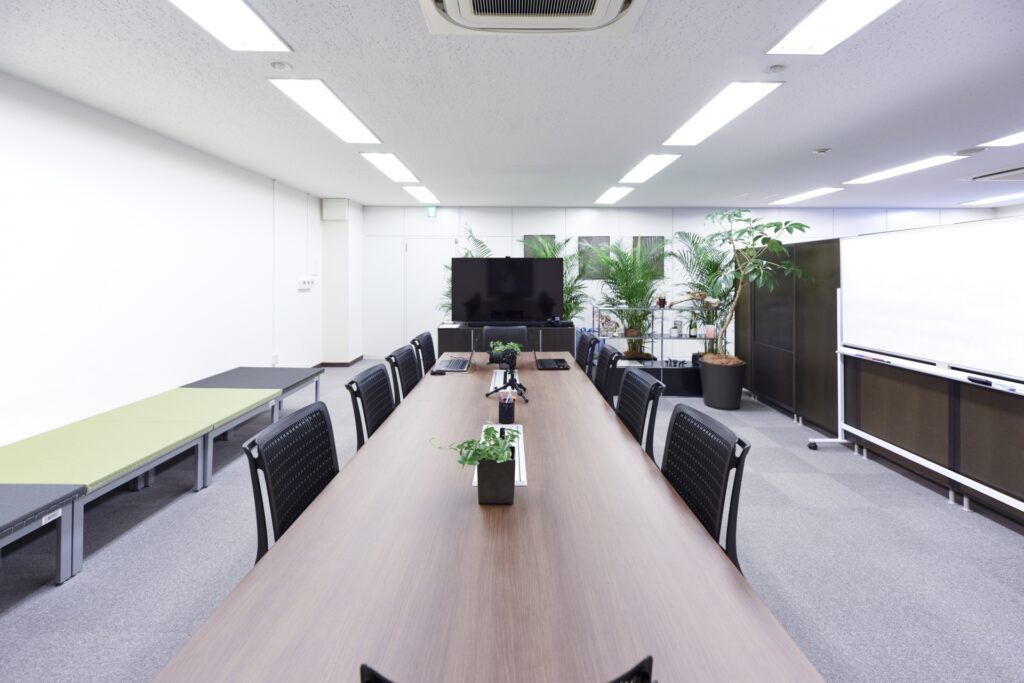 蛍光灯とLEDの電気代を徹底比較！寿命・初期費用・節電対策までまるごと解説