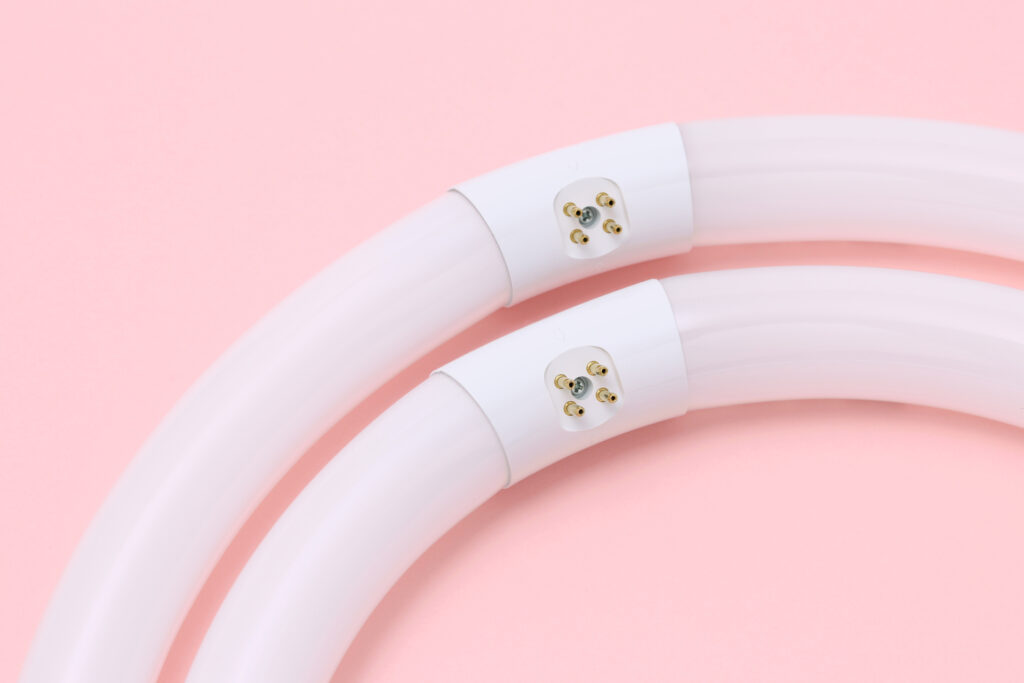 蛍光灯とLEDの電気代を徹底比較！寿命・初期費用・節電対策までまるごと解説